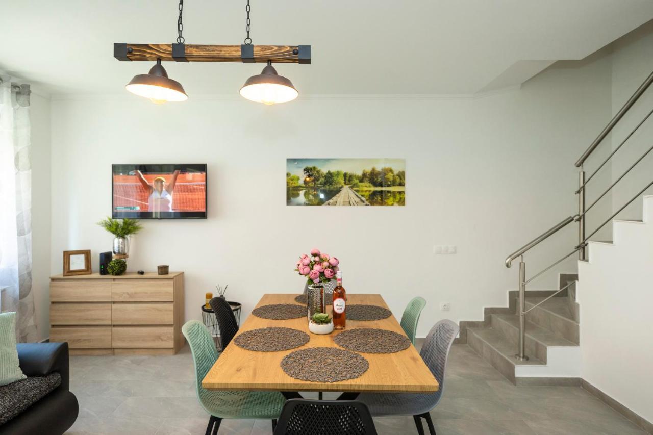Appartamento Zsendulo Apartman Eger Esterno foto