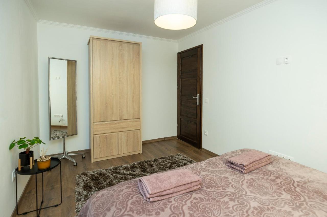 Appartamento Zsendulo Apartman Eger Esterno foto