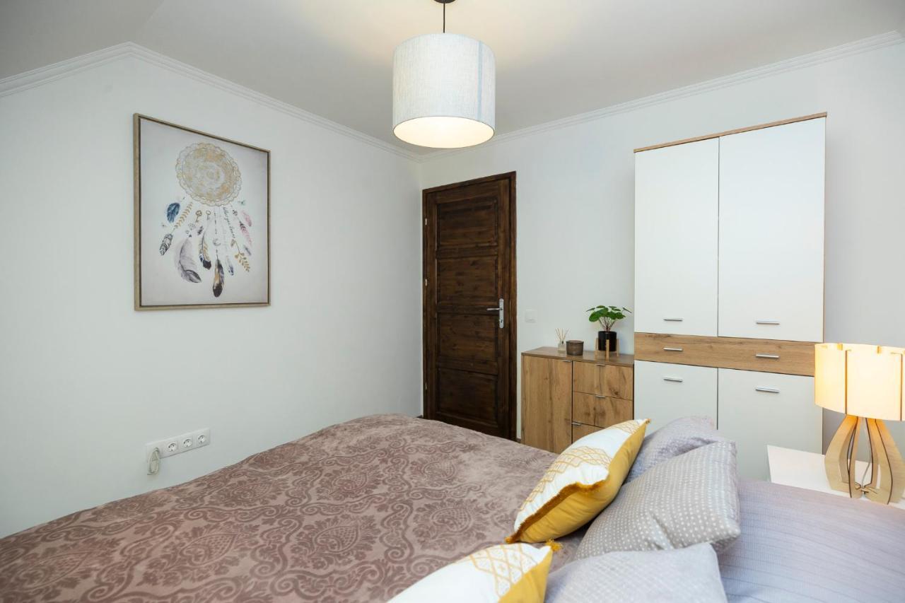 Appartamento Zsendulo Apartman Eger Esterno foto