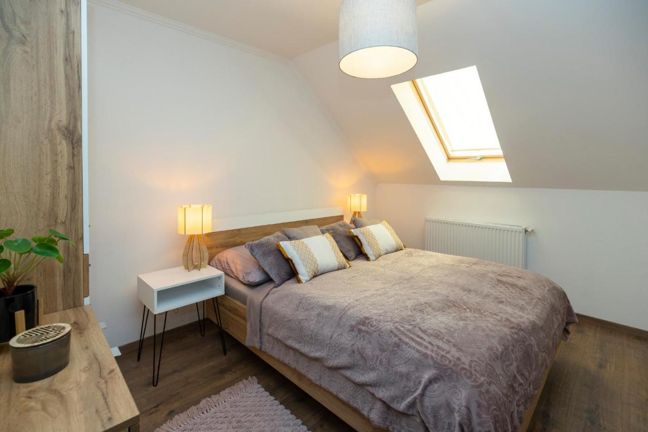 Appartamento Zsendulo Apartman Eger Esterno foto